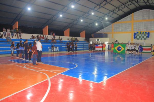 Palmares tem sonho realizado com abertura esportiva do ginásio Palmares tem sonho realizado com abertura esportiva do ginásio