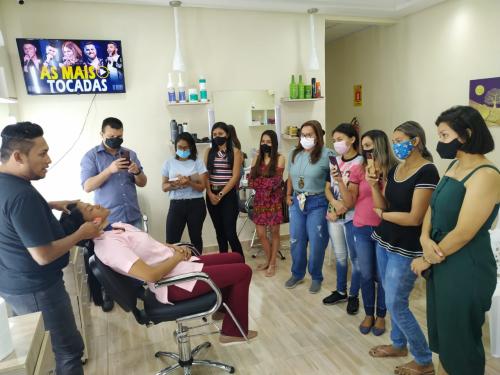 Márcia Baranda incentiva empreendedorismo feminino em Workshop de Maquiagem