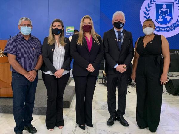 Em evento com presidente Bolsonaro, escolas da rede estadual recebem certificação do Governo Federal