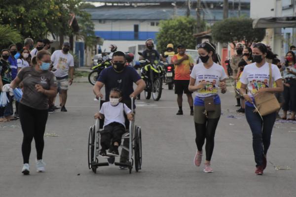 Com vitória da Educação Inclusiva, alunos com deficiência participam da I Corrida e Caminhada com Guia 
