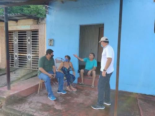 Bi Garcia e Mateus Assayag fiscalizam obras nos bairros de Parintins