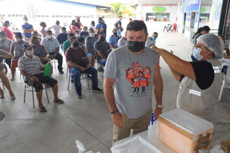 Ação do Governo do Amazonas em supermercados aplicou mais de 22 mil doses contra Covid-19 em dois dias