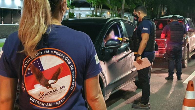 Número de motoristas dirigindo sob efeito de bebida alcoólica cai 20% em Manaus, aponta Detran-AM