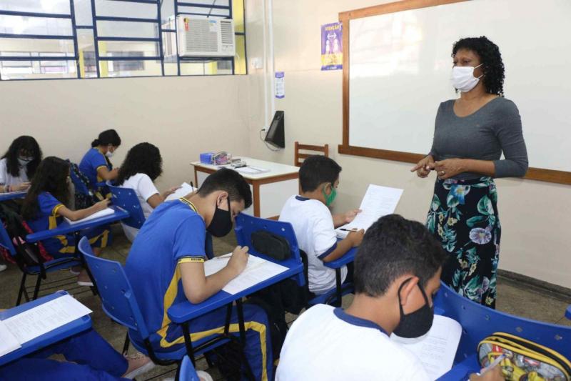 Professores e pedagogos da rede estadual vão receber reajuste de 9,19% no salário de janeiro