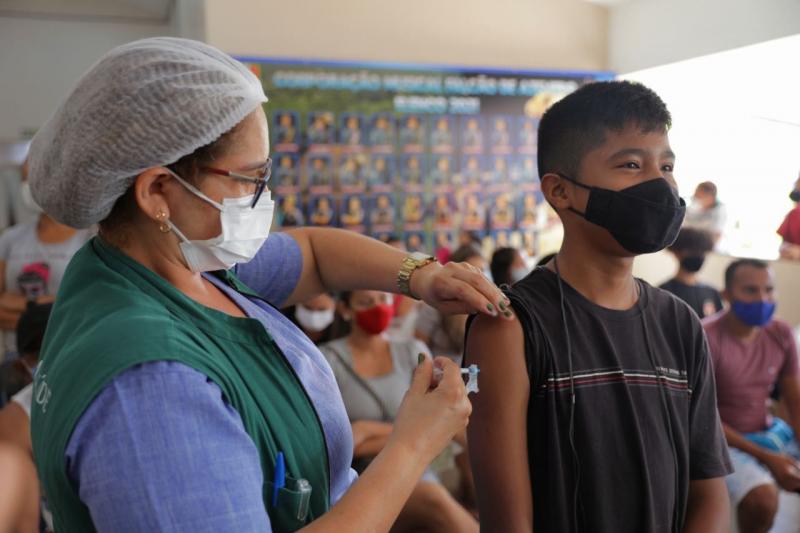 Carreta Vacina Amazonas fecha primeiro dia na zona oeste com quase 800 doses aplicadas