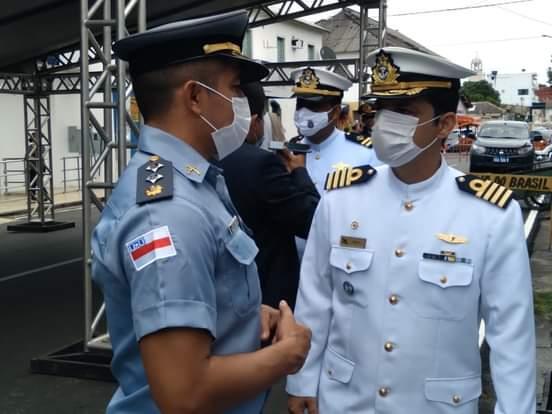 Major Leandro Comandante do 11° BPM participou da passagem de comando ao Capitão-Tenente Washington Souza que assumiu a Capitania Fluvial de Parintins 