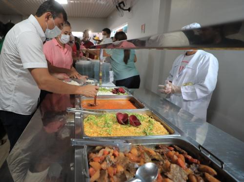 Wilson Lima inaugura, em Itacoatiara, o terceiro restaurante popular ‘Prato Cheio’ do interior do estado