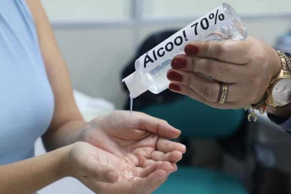 Transmissão de Covid-19 reduz 48% no Amazonas,  segunda menor taxa no país