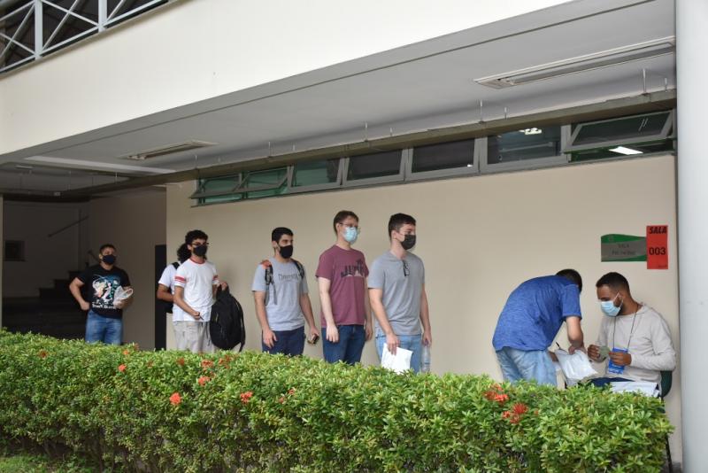 Segurança e tranquilidade marcam o último dia de provas do Vestibular UEA 2021, acesso 2022
