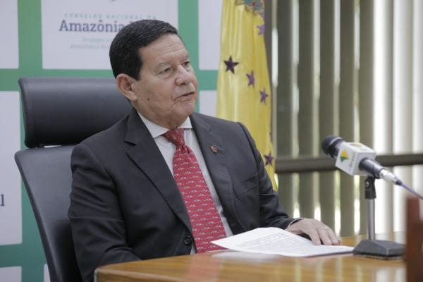 Mourão compara Putin a Hitler, defende apoio à Ucrânia e uso da força contra a Rússia: 'Sanção econômica não funciona'