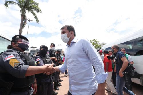 Wilson Lima entrega veículos e lancha para reforçar segurança em Autazes