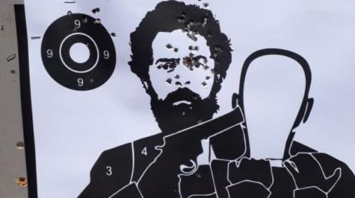 Clubes de tiro bolsonaristas estampam imagem de Lula como alvo