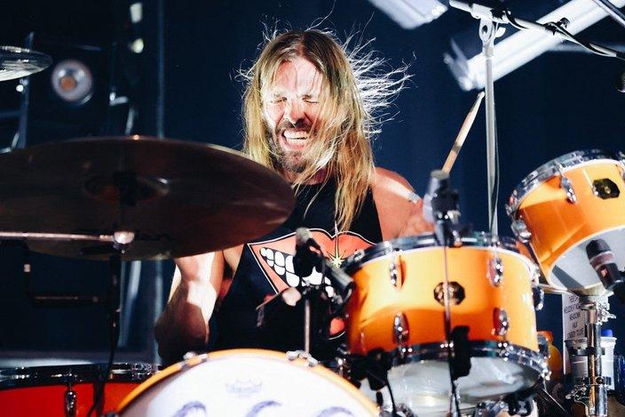 Morre Taylor Hawkins, baterista do Foo Fighters, aos 50 anos