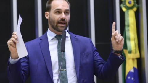 Eduardo Bolsonaro debocha de tortura sofrida por Míriam Leitão
