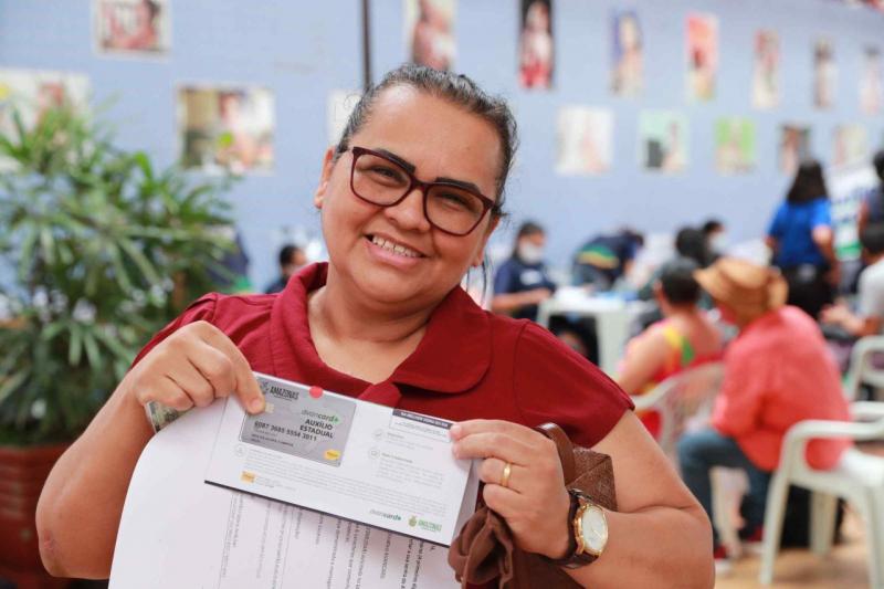 Nova fase de entregas do Auxílio Estadual permanente vai alcançar 14,2 mil famílias em Manaus