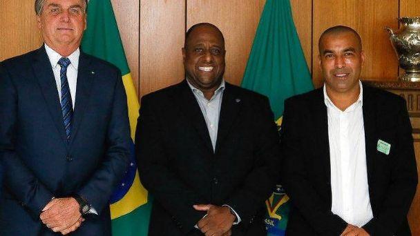 Emerson Sheik e Daniel Alves: Bolsonaro autoriza milhões para suas “ongs de prateleiras”