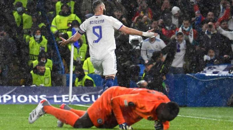 Benzema faz partida 'nível melhor do mundo', destrói Chelsea com hat-trick e encaminha ida do Real Madrid à semifinal da Champions