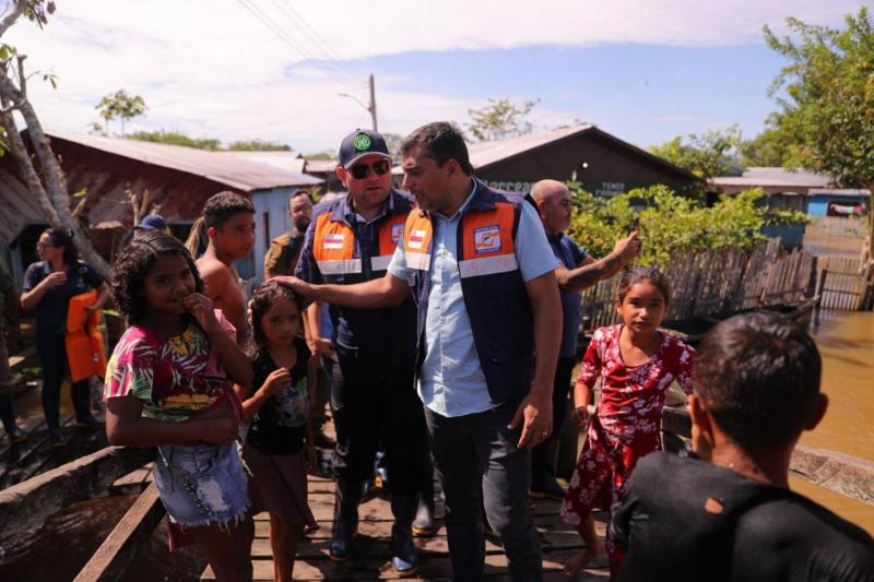 Wilson Lima inicia ações do programa Governo Presente na calha do rio Juruá