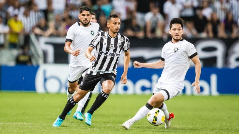 Botafogo vence Ceará com dois de 'El Toro' na estreia de Luís Castro 