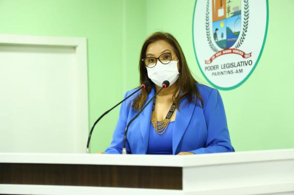 Márcia Baranda defende na Câmara um programa para proteger crianças e adolescentes órfaos da Covid 