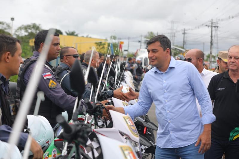 Governador Wilson Lima entrega novas armas e veículos para as forças de segurança