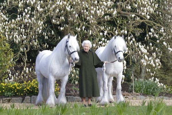 Rainha Elizabeth completa 96 anos à espera das celebrações de seu jubileu de platina