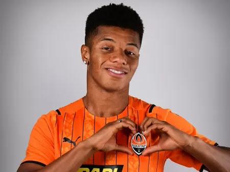 Benfica se aproxima da contratação de David Neres, afirma jornal