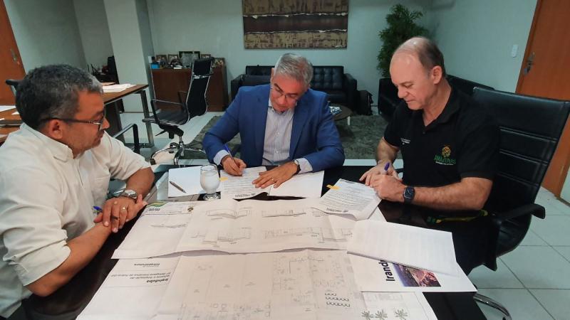 Seinfra assina contrato para reforma e ampliação da 31ª DIP em Iranduba