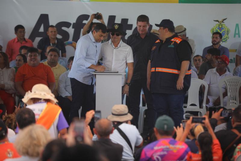 Wilson Lima e David Almeida dão ordem de serviço para asfaltamento de 10 mil ruas em toda Manaus