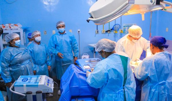 Mateus Assayag faz nova visita ao Hospital Jofre Cohen e destaca investimentos