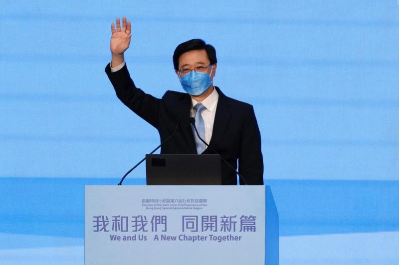 Policial que reprimiu protestos pró-democracia em Hong Kong é nomeado líder do governo