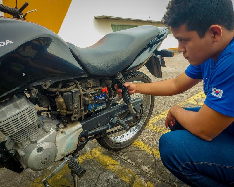 Projeto de extensão da UEA desenvolve tecnologia para prevenção de mortes e roubo de motos