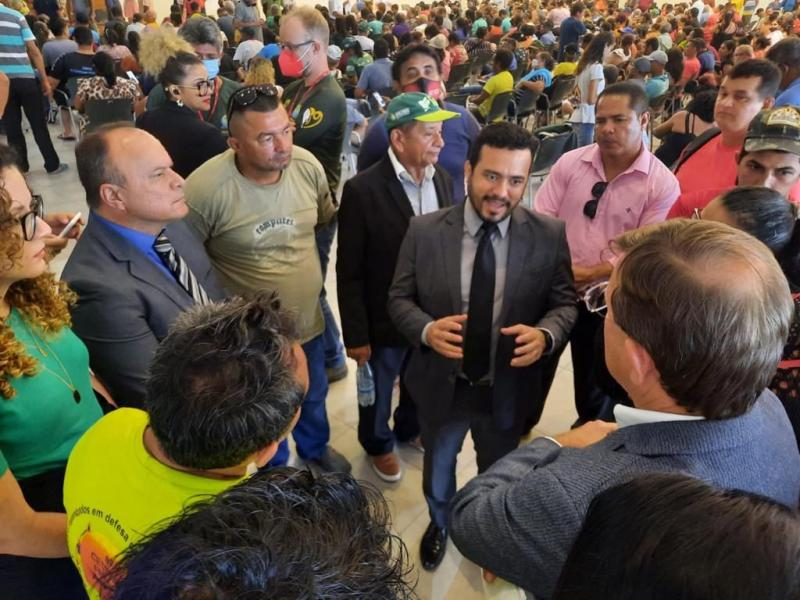 Governo do Amazonas busca entendimento para evitar despejo de 30 mil pessoas que moram em terrenos da Suframa