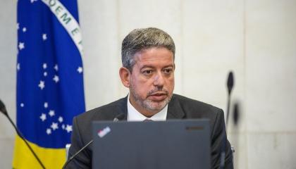 Lira diz que Câmara vai ‘apertar’ governo sobre subsídio aos combustíveis