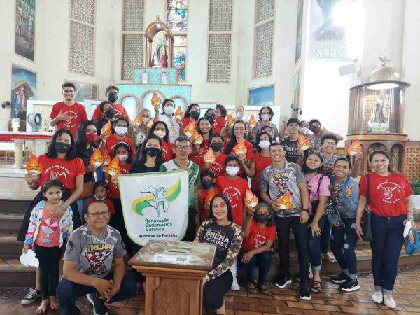 Grupo Obra Nova da RCC celebra Pentecostes na Diocese de Parintins 