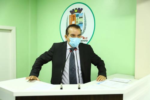 Massilon solicita levantamento e comprovação de regularidade dos veículos de aplicativos em Parintins