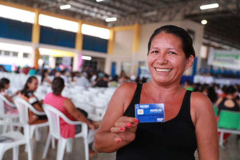Governo do Amazonas inicia entrega do Auxílio Enchente para mais de cinco mil famílias de Borba