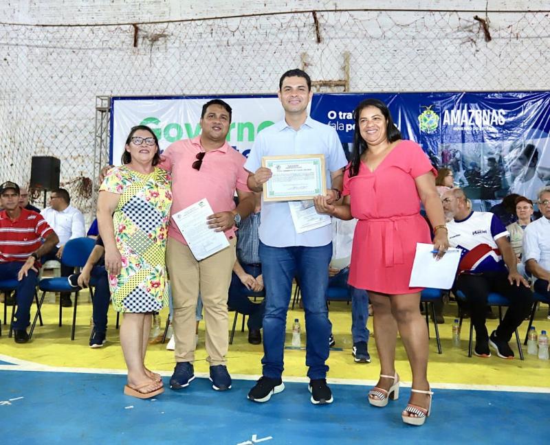 Em viagem pela Calha do Madeira, Saullo Vianna recebe Título de Cidadão de Apuí