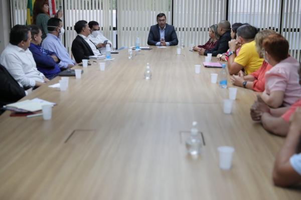 Wilson Lima começa pagar auxílio alimentação de R$ 600 em junho e correção de 9,06% em datas-bases a servidores da saúde em agosto de 2022 