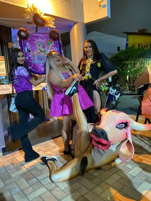 Diversidade no Festival: Festa de Boi-Bumbá com irreverência e representatividade