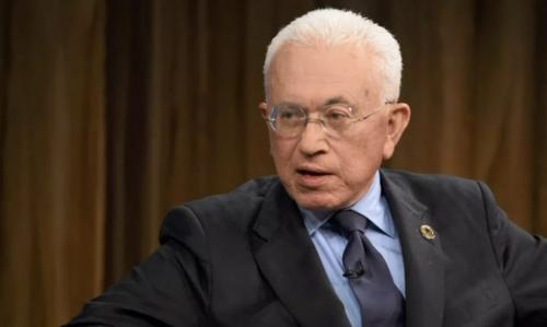 ‘O problema central do Brasil é a mediocridade’, diz Mangabeira Unger