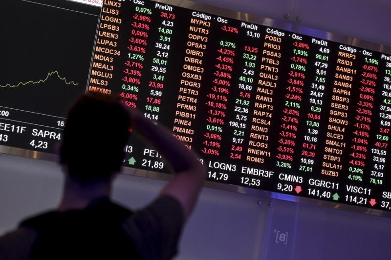 Ibovespa tomba e perde os 100 mil pontos; Petrobras cai mais de 5%