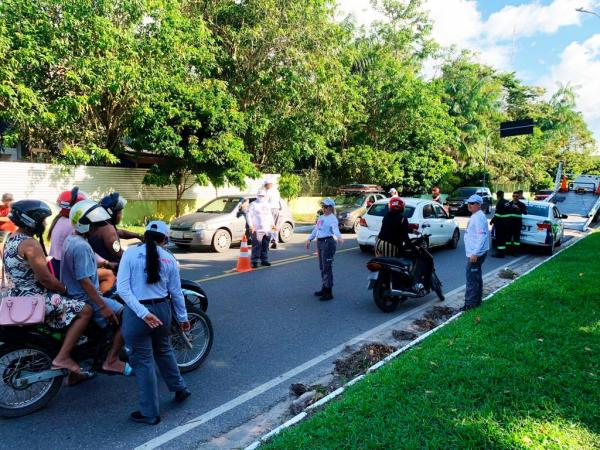 Detran-AM realiza blitz de orientação aos condutores de Parintins