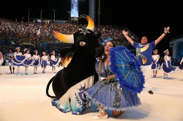 Caprichoso lota arquibancada do Bumbódromo em noite de passagem de som Caprichoso lota arquibancada do Bumbódromo em noite de passagem de som