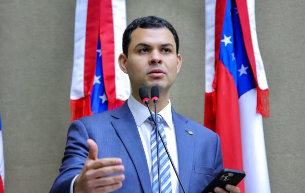 Saullo Vianna lamenta decisão do DNIT de interditar porto de Parintins na semana do festival