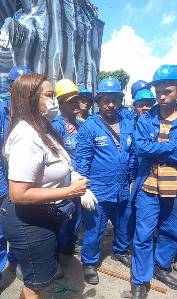 Márcia Baranda se emociona no reencontro com artistas na concentração do Bumbódromo 