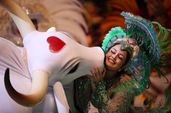 Garantido abre o 55° Festival Folclórico de Parintins celebrando a diversidade dos povos indígenas e empoderamento da mulher 