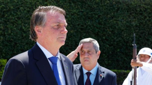 Bolsonaro confirma Braga Netto como candidato a vice em sua chapa