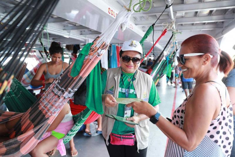 Mais de 40 mil pessoas saíram de Manaus em embarcações com direção a Parintins
