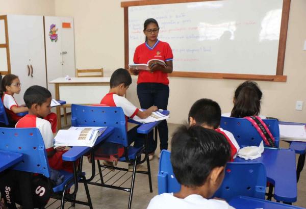 Wilson Lima sanciona Lei e garante Prêmio Profissionais da Educação do Amazonas garante 14º e 15º salários aos trabalhadores do segmento Wilson Lima sanciona Lei e garante Prêmio Profissionais da Educação do Amazonas garante 14º e 15º salários aos trabalhadores do segmento